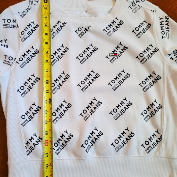 Tommy Jeans Women's Cropped Sweatshirt Long Sleeve Round Neck - Picture 7 of 11